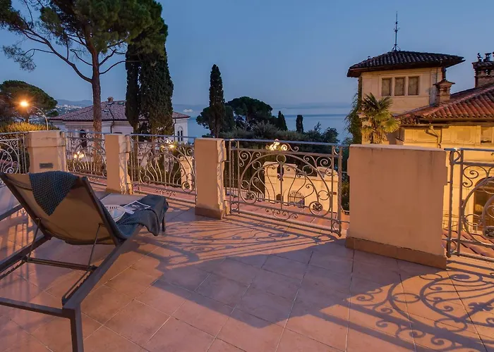 Luxury Seaview Apartment