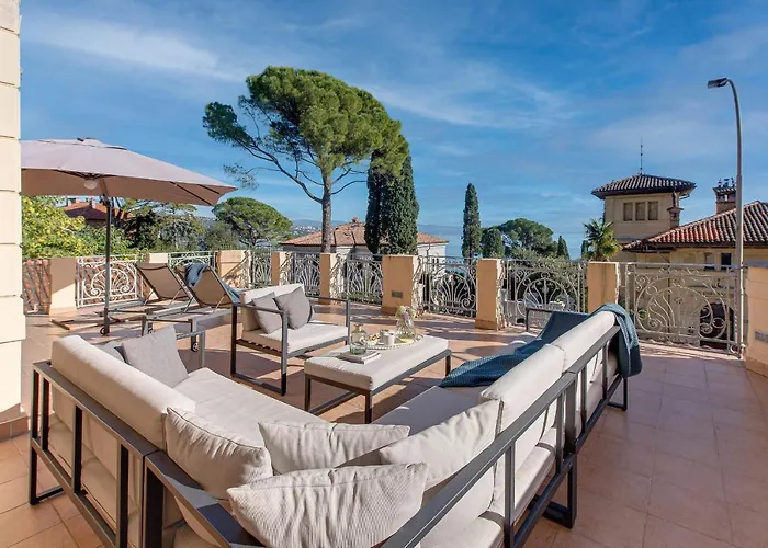 Luxury Seaview Apartment