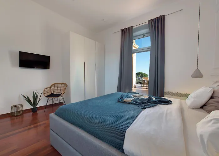Luxury Seaview Apartment